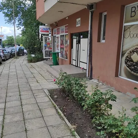 Lazur Apartment *